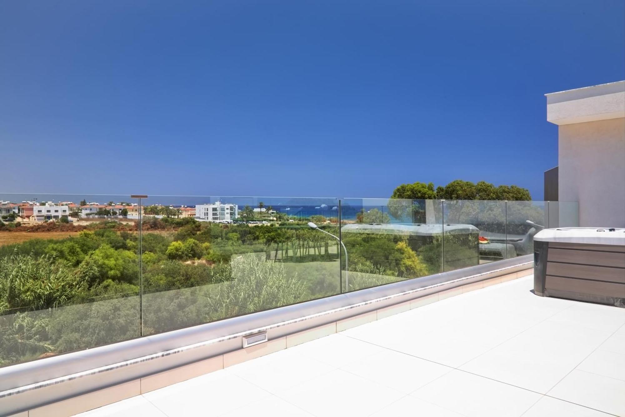 Seaview Luxury Villa Jacuzzi & Pool! 2 Min Beach Protaras Exteriér fotografie